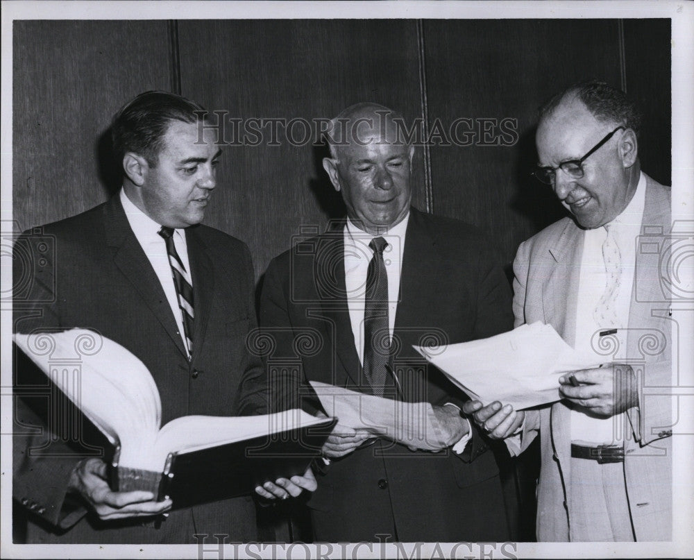 1962 Press Photo Bookie Investigation Assistant District Attorney John McAuliffe - Historic Images