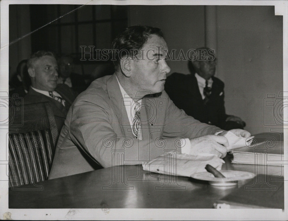 1946 Press Photo Capt. John McArdle Police Captain Hearing Civil Service Trial - Historic Images