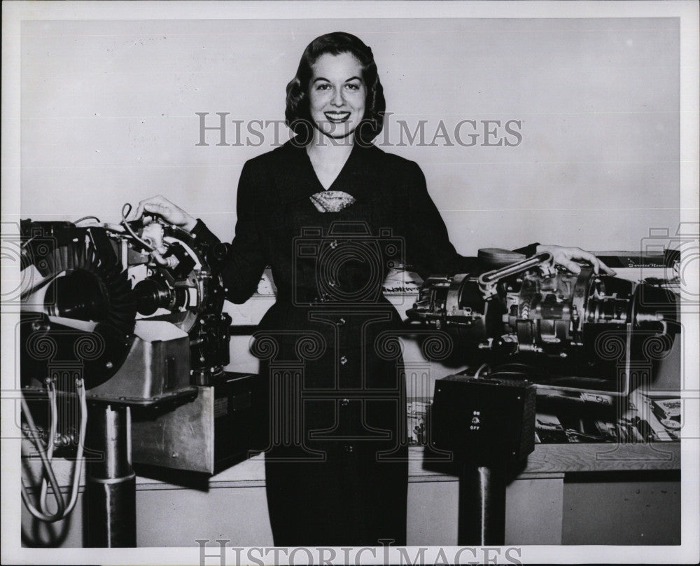 1956 Press Photo Virgina Hayword jet engine compressor General Electric - Historic Images