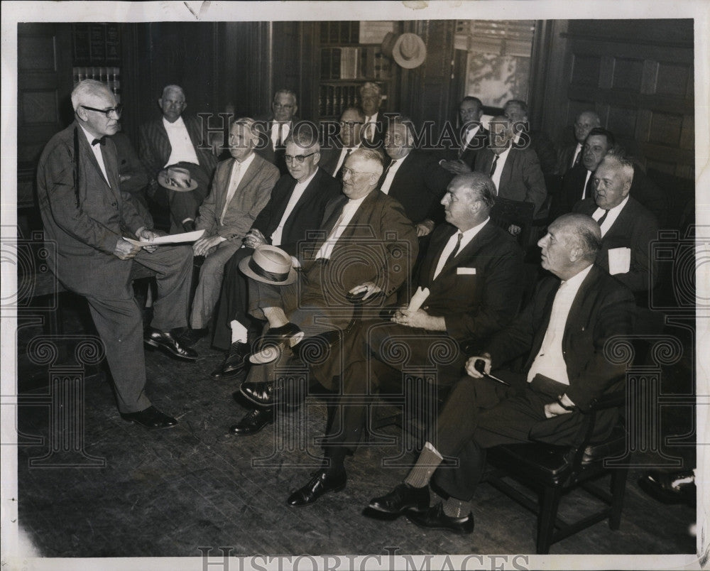 1961 Press Photo Norfolk DA Myron N Lane meeting with Norfolk Police Cheifs - Historic Images