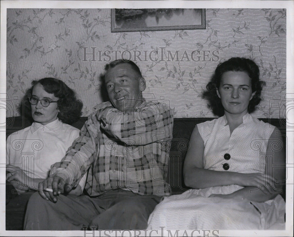 1957 Press Photo Kuusela Family Held Hostage Ovia Mildred Makinen - Historic Images