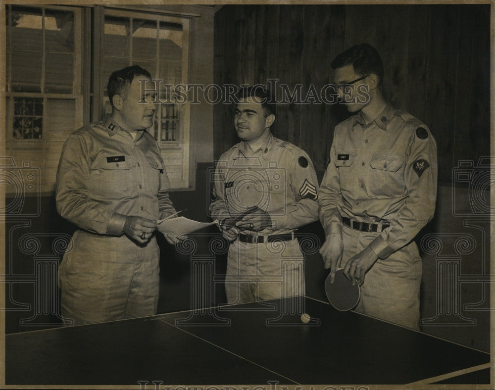 1963 Press Photo Capt. David Lane Special Services S/Sgt. John Vaccaro Ping Pong - Historic Images