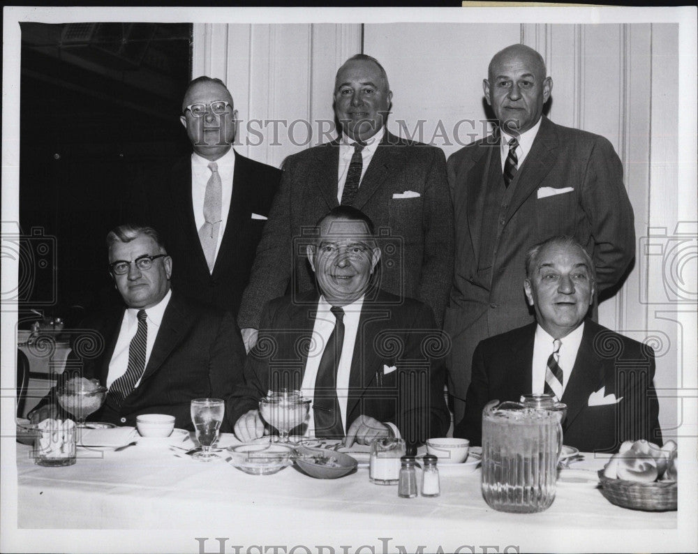 1956 Press Photo Grocery Manufacturers Association Art Lang Barrie Sullivan - Historic Images