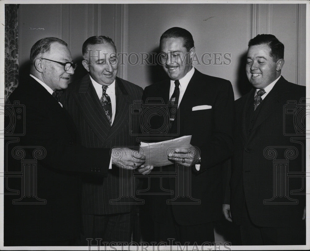 1952 Press Photo New England Wholesale Meat Dealers Association Hyman Karp - Historic Images