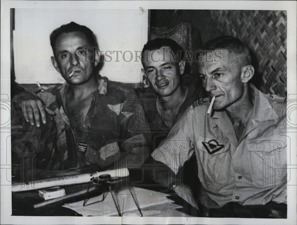 1954 Press Photo Colonel Langlais &amp; Commandant Marcel Bigeard At Fortress - Historic Images