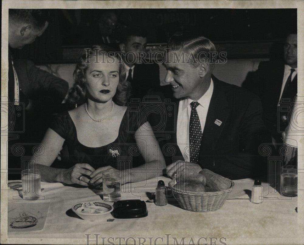 1956 Press Photo Edward McCormack Wife Banquet Blinstrub&#39;s Village - Historic Images