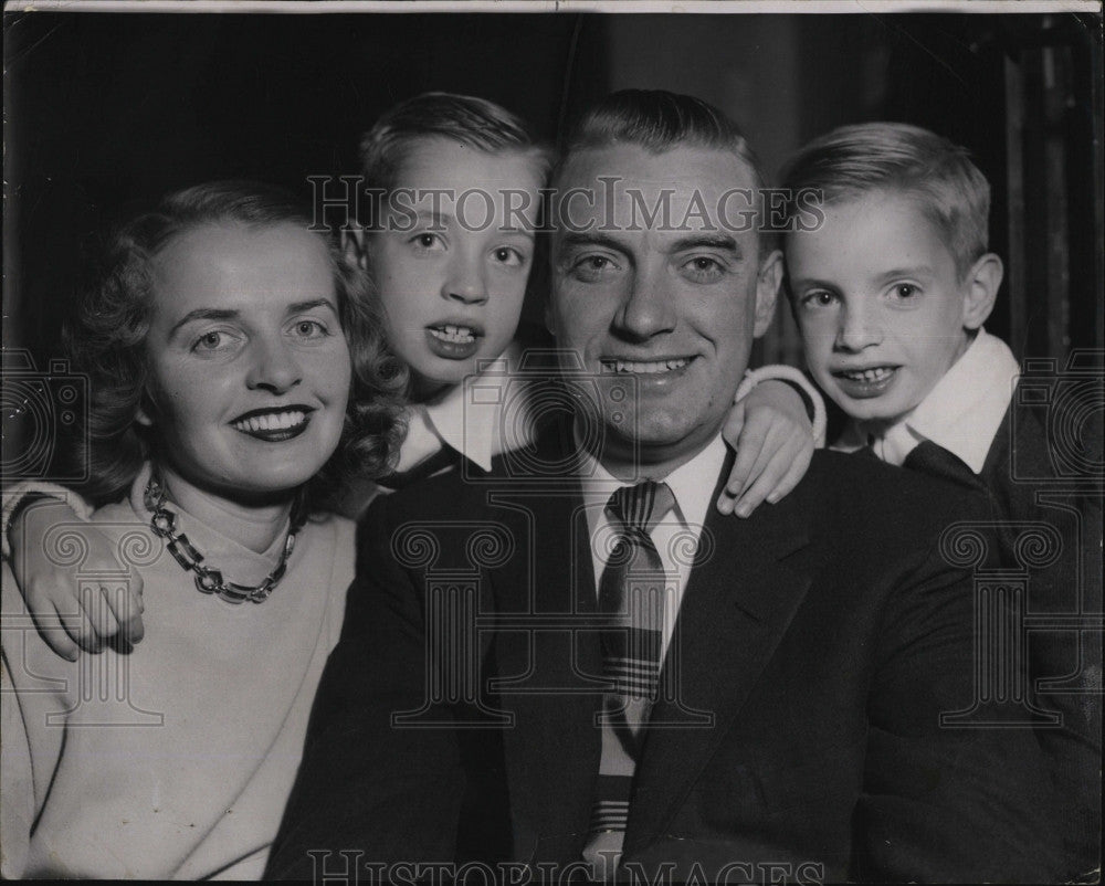 1952 Press Photo Edward McCormack Wife Emily Sons John Edward - Historic Images