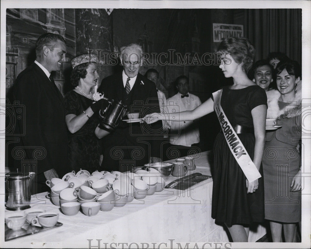 1980 Press Photo Atty General and wife Mr. and Mrs. Edward McCormack - Historic Images