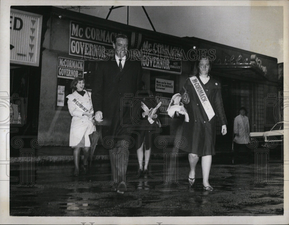 1966 Press Photo Edward McCormack MBTA Forest Hills Station Massachusetts - Historic Images