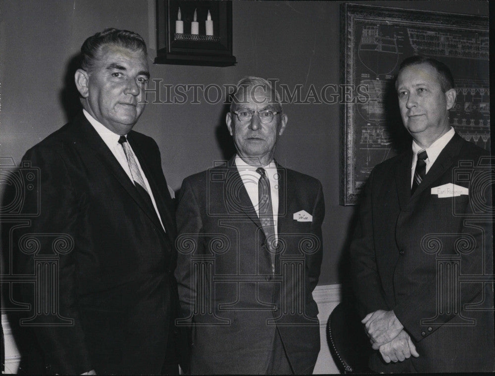 1971 Press Photo Eugene Farnam, Donald Coan, Earl Roberson of Mass. Insurance - Historic Images