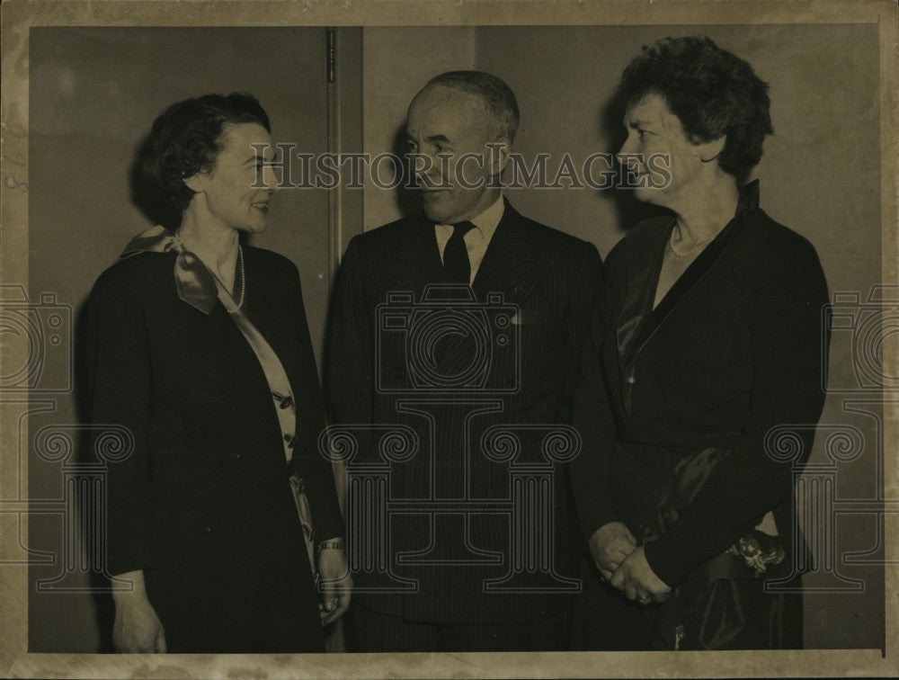 1950 Press Photo Margaret Clapp Archibald MacLeish Mildred Horton Attend Ceremon - Historic Images