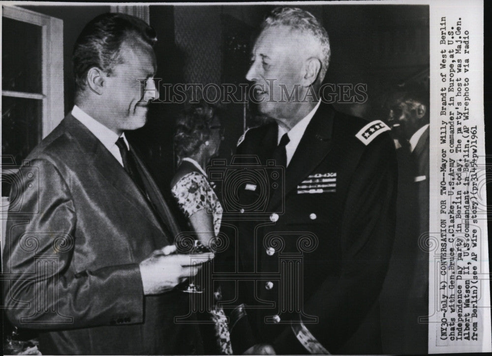 1961 Press Photo West Berlin Mayor Willy Brandt General Bruce Clarke - Historic Images