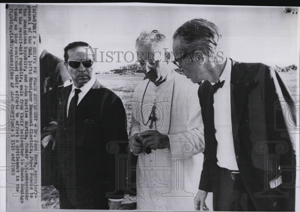 1965 Press Photo Dr. Jose Mora, Monsignor Emmanuel Clarizio, John Bartlow Martin - Historic Images