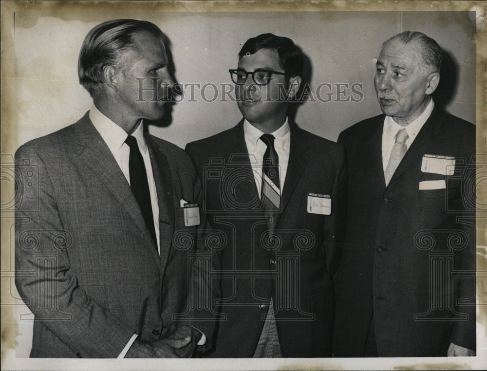 1968 Press Photo Sportsman Peter Fuller, Dr. Sidney Farber, Student Allan Barron - Historic Images