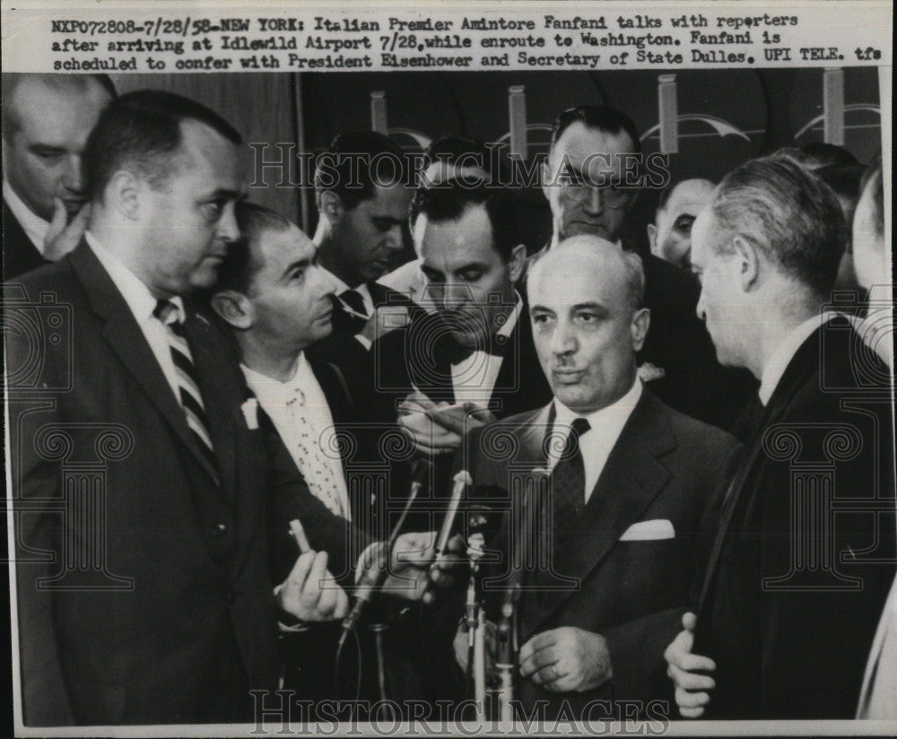 1958 Press Photo Italian Premier Amintore Fanfani arrives at Idlewind Airport - Historic Images