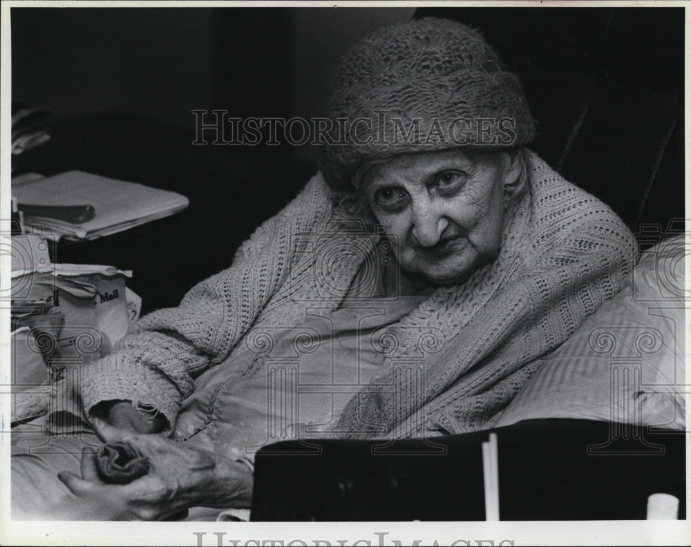 1987 Press Photo Inez Familiar - Historic Images