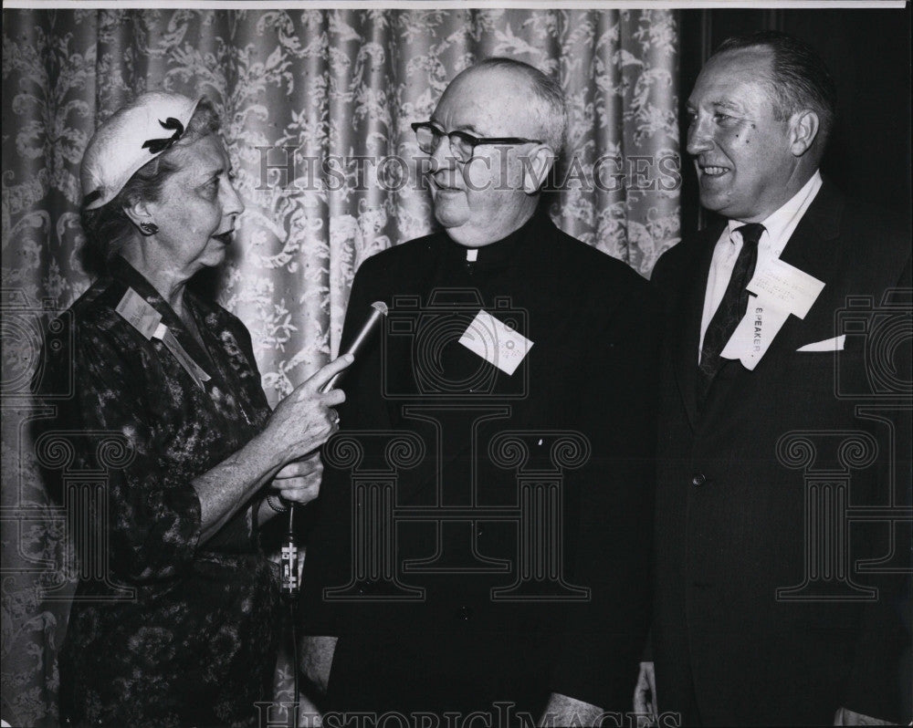 1959 Press Photo Rt. Rev. Dalton, Abbie Duuhss, Richard Brockway - Historic Images