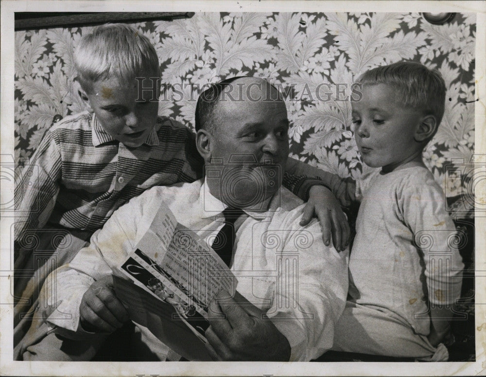 1957 Press Photo Edward J.Dalton with sons reads telegram from Actor Jerry Lewis - Historic Images