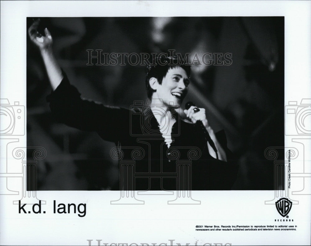 2001 Press Photo Singer K.D. Lang - Historic Images