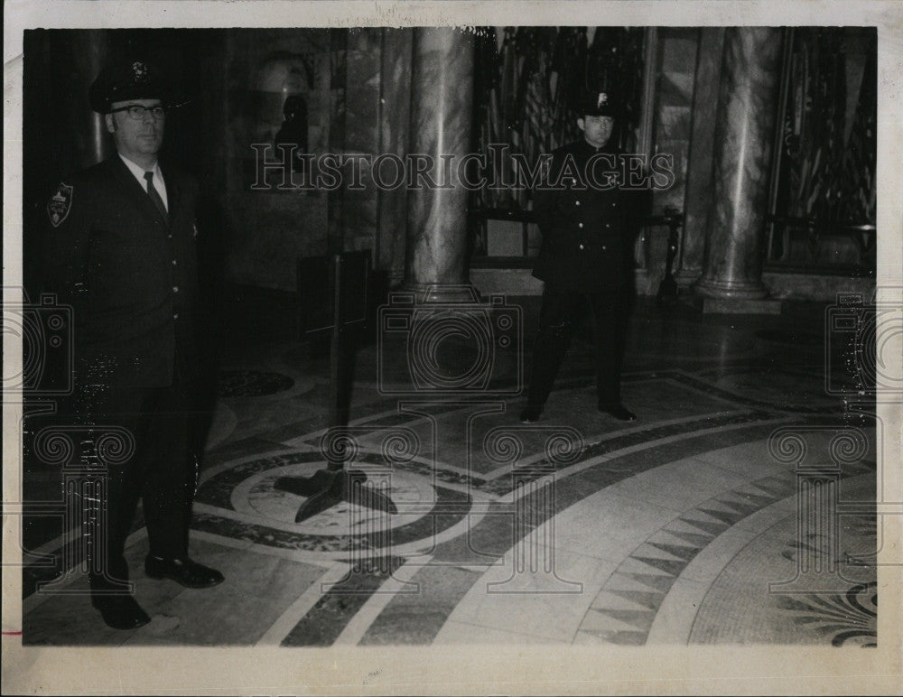 1971 Press Photo James Conniff and William McKay At State House - Historic Images