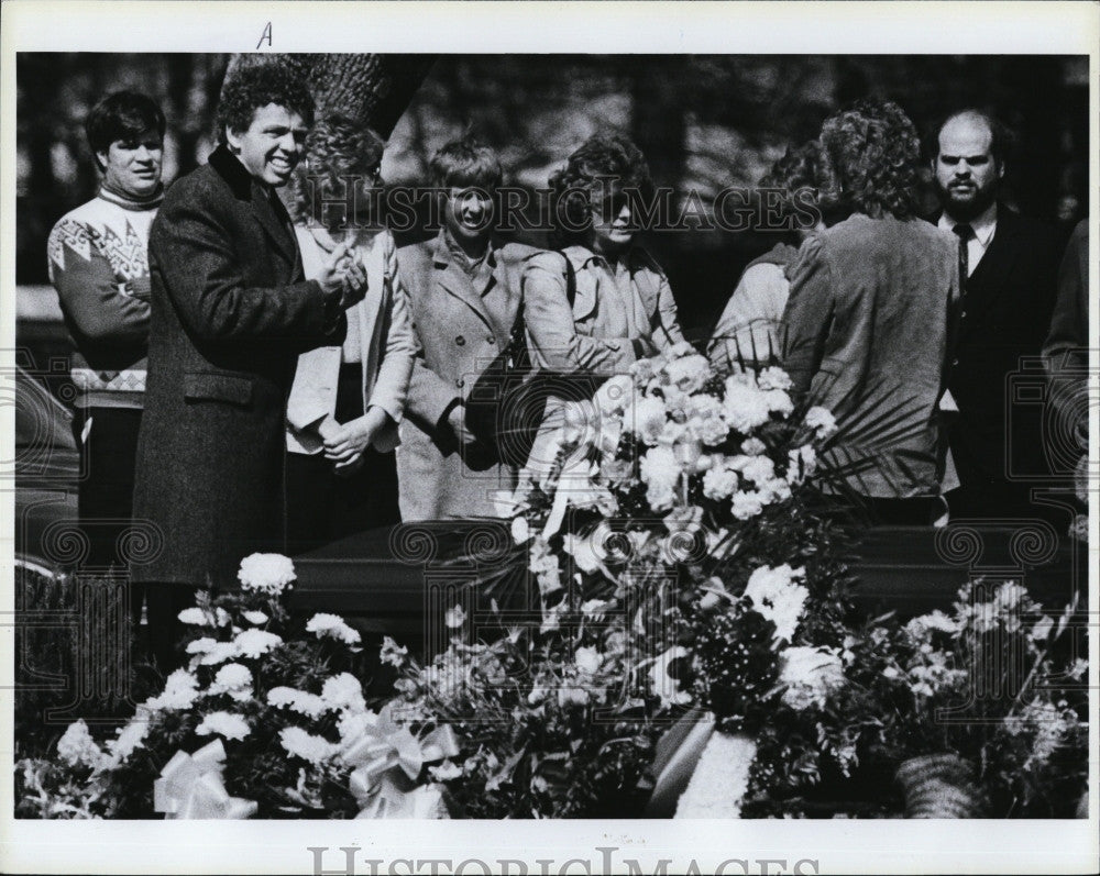 1985 Press Photo Myles Connor Mother Funeral - Historic Images