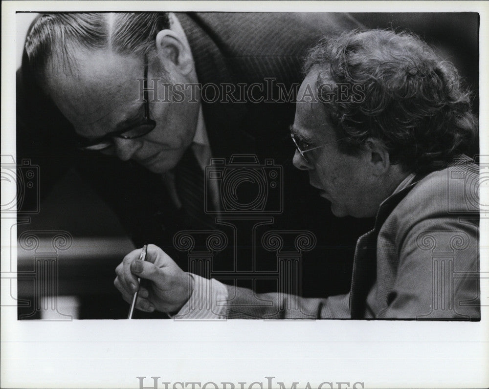 1985 Press Photo Myles Connor Trial Attorney Earle Cooley Dedham Superior Court - Historic Images