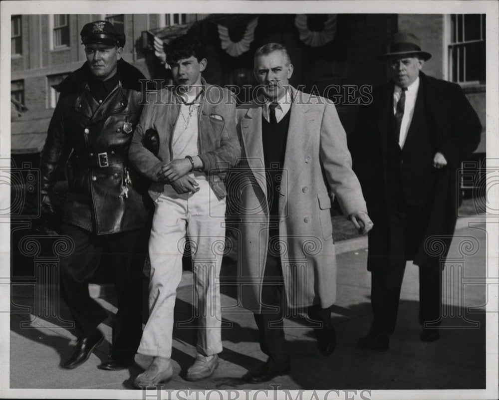 1958 Press Photo Bernard Schaffer seized in cop slaying - Historic Images