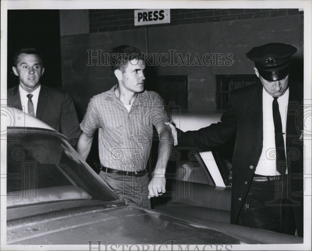 1962 Press Photo Det. Albert Kneupis, Walter Schillemat, Officer J. Griffin - Historic Images