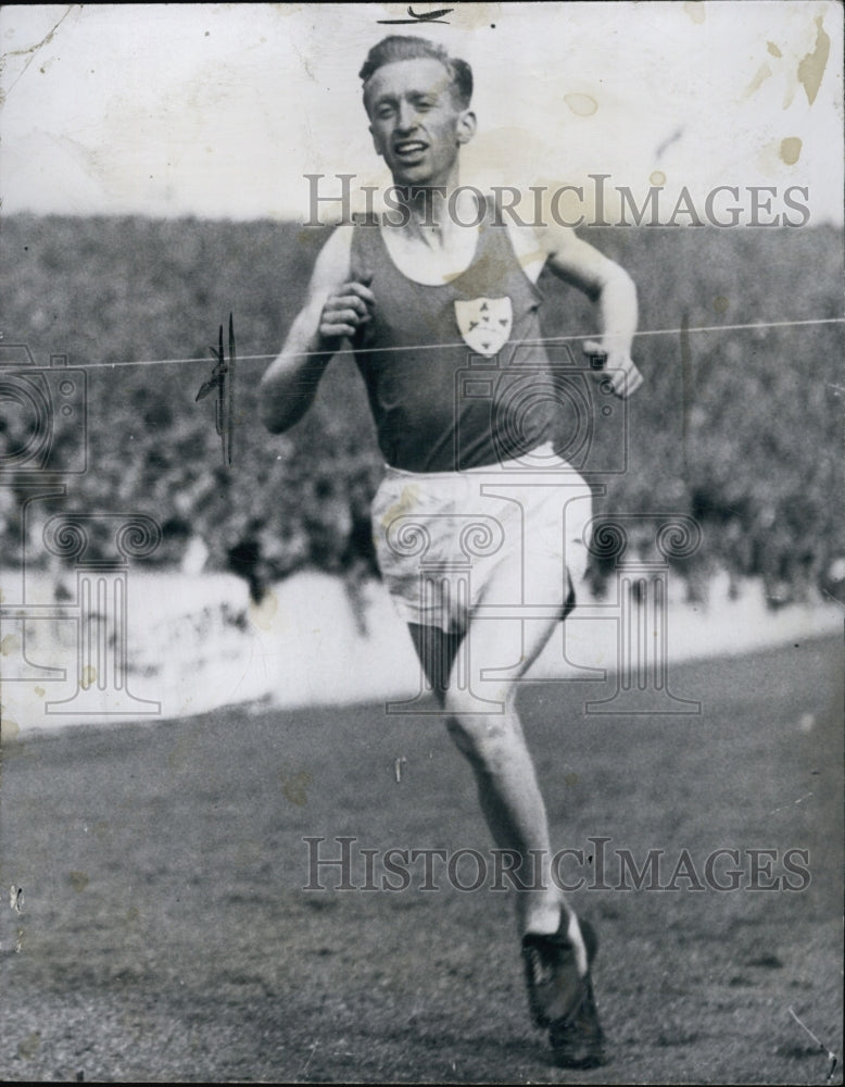 1950 Irish Distance Ace Runner John Joseph Barry College Track - Historic Images