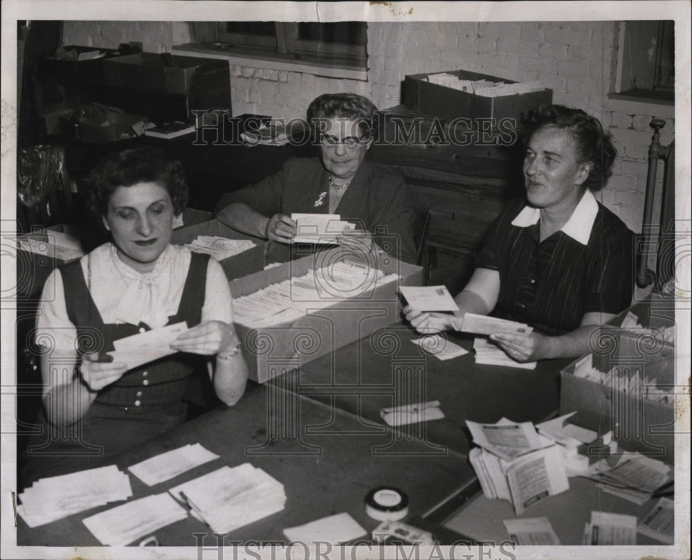 1958 Mrs. Pauline Grande Mary Mullaney Mrs. Kathlenn Dunn Social - Historic Images