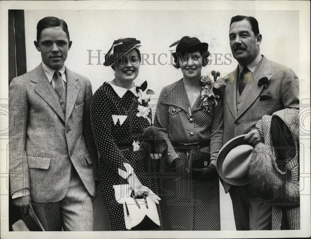 1935 Press Photo Grover Whalen Jr., sister Mary, & parents Mr. & Mrs. Whalen Sr. - Historic Images