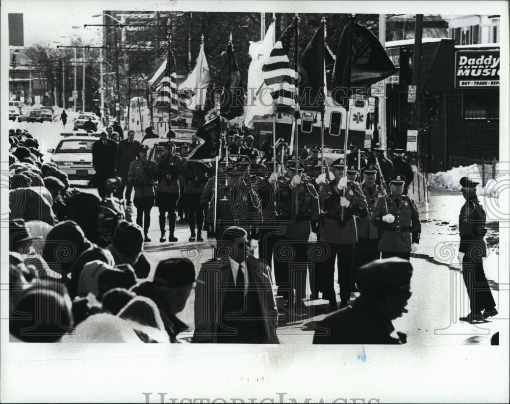 1994 Press Photo Thomas O&#39;Neill Memorial With Police Honor Guard. - Historic Images