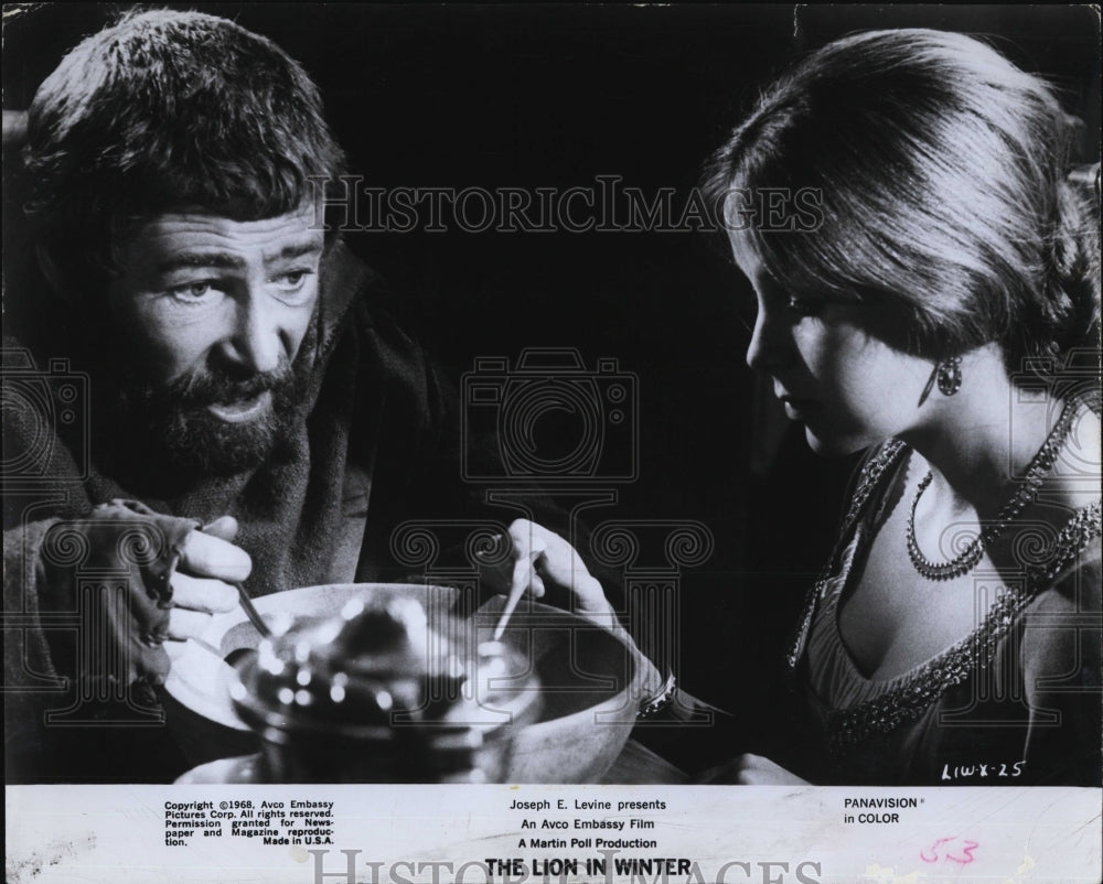 1969 Press Photo Peter O'Toole and Jane Merrow in "The Lion in Water". - Historic Images