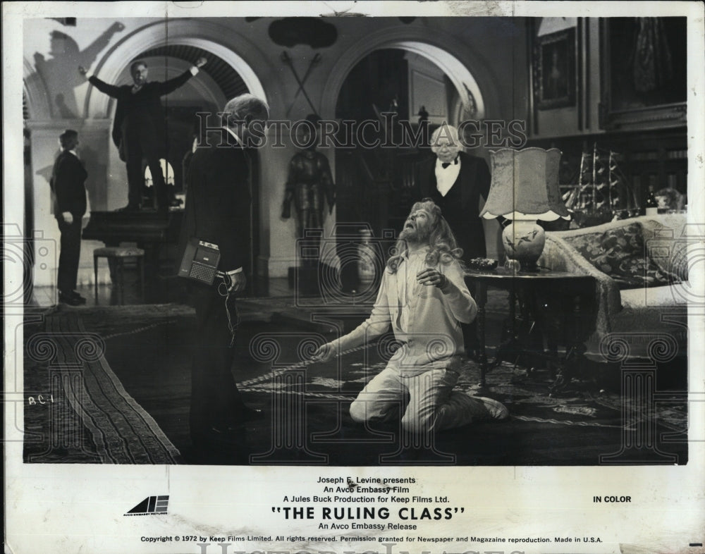 1972 Press Photo Arthur Lowe Peter O'Toole The Ruling Class Actor - RSM00387 - Historic Images