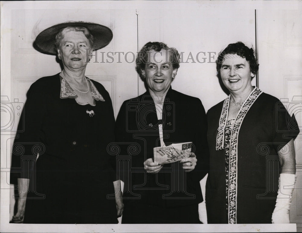 1955 Press Photo Margaret O&#39;Riordan, Congresswoman Edith Green, Mrs. Helen Arata - Historic Images