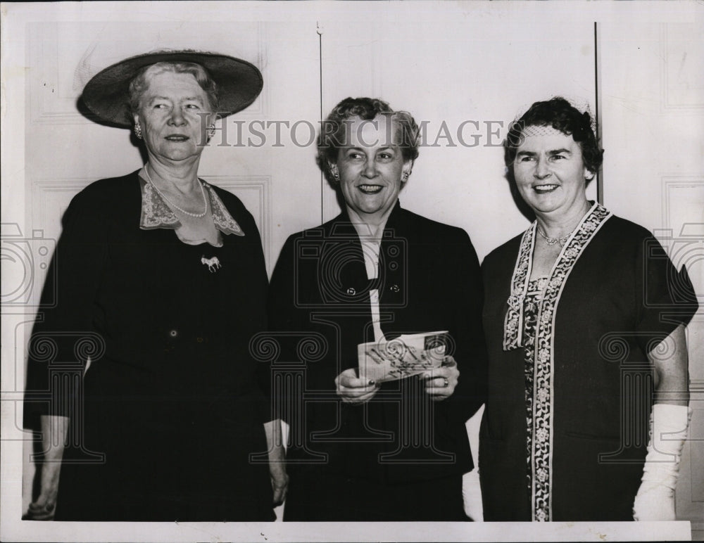 1955 Press Photo Margaret O'Riordan, Congresswoman Edith Green, Mrs. Helen Arata - Historic Images
