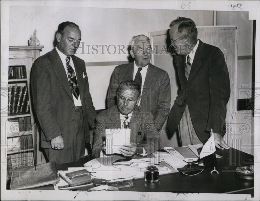 1947 Press Photo Haverhill Safety Comr. Louis Scanlon, H. Cregg, Dr. A. Moritz - Historic Images