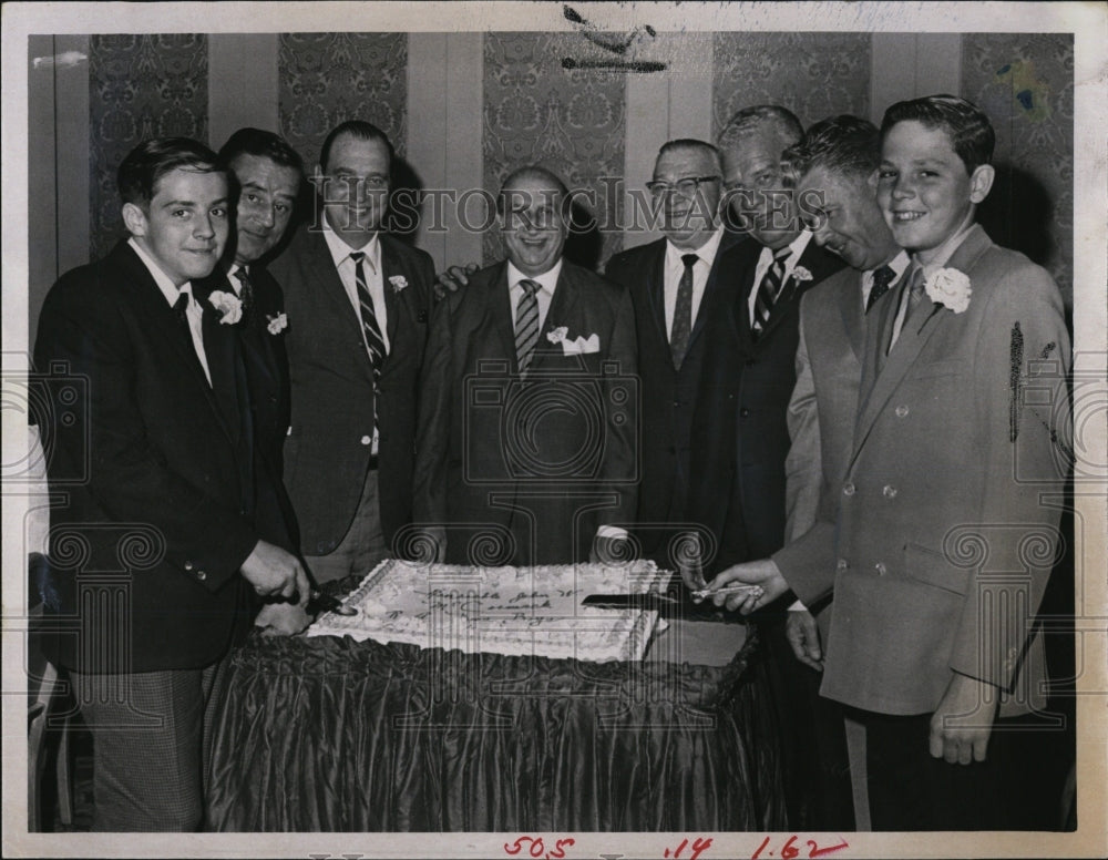 1969 Press Photo Jr Diplomats at Luncheon Dennis O&#39;Reilly Judge Vonkeudell Germa - Historic Images