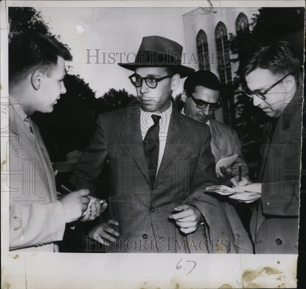 1953 Press Photo Young son of Sen.Robert A.Taft, Horace,visit his ill father. - Historic Images