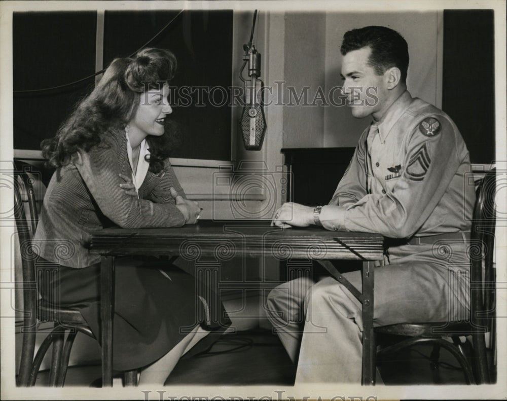 1947 Press Photo Radio Actress Coral Tempest records his boyfriend voice, - Historic Images