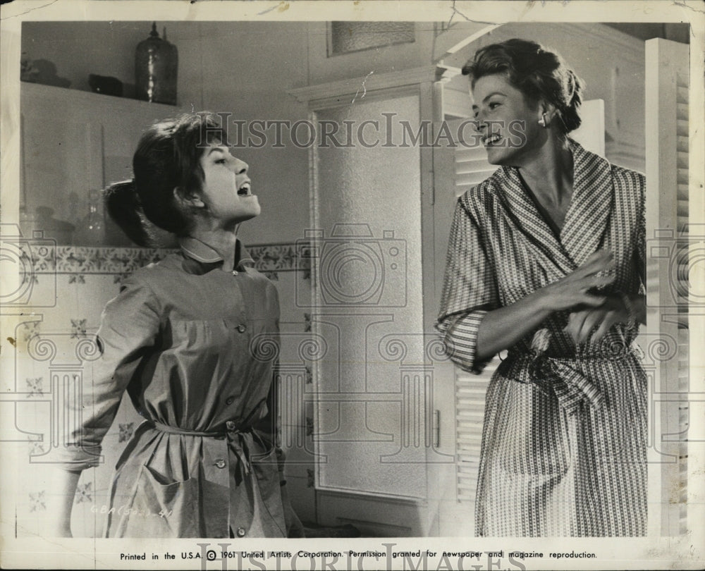 1951 Press Photo Uta Taeger and Ingrid Bergman in "Good Bye Again". - RSM00595 - Historic Images
