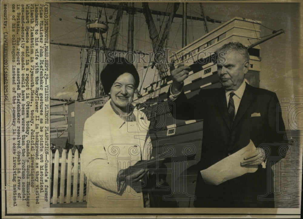 1966 Press Photo Canada&#39;s Prime Minister John Diefenbaker and wife Mayflower II - Historic Images