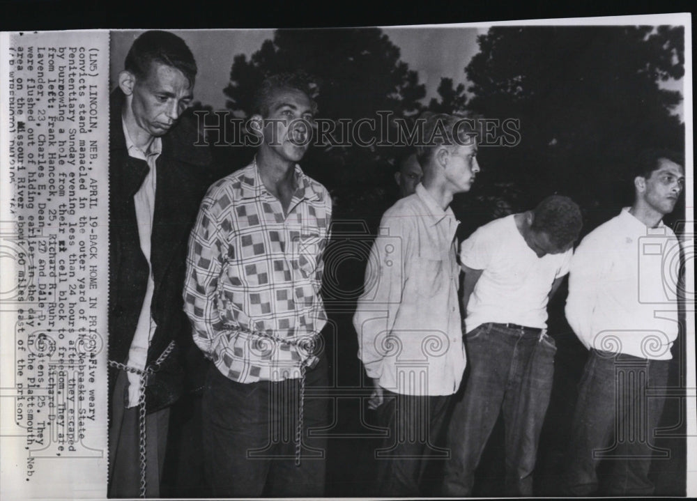 1964 Press Photo convicts manacled Nebraska State Penitentiary escaped recapture - Historic Images