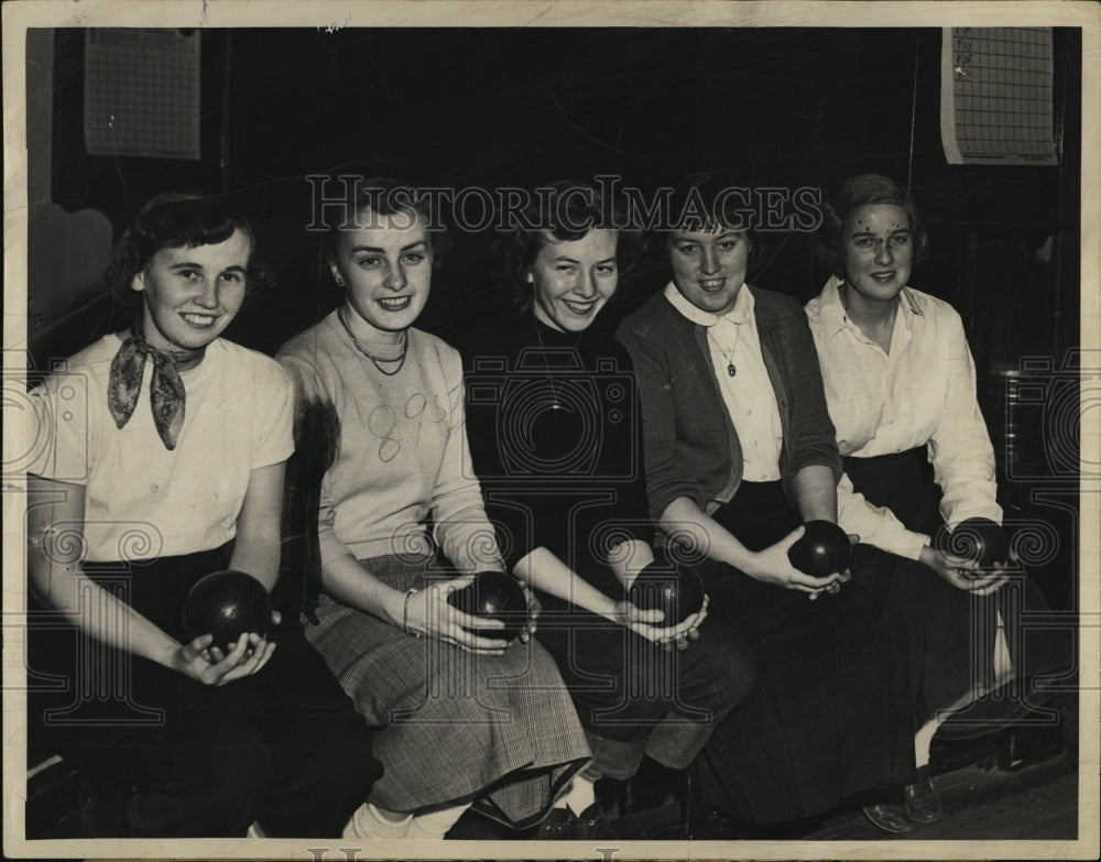 1951 Press Photo Square House bowlers Hazard Haggerty Tripp Dean Reade - Historic Images