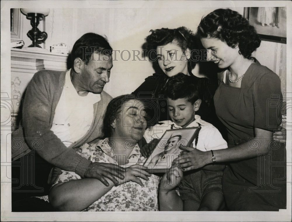 1947 Joseph De Bartolo & family await son Micheal home from Army - Historic Images