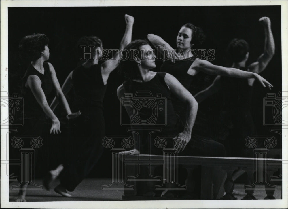 1989 Press Photo Dancer Mark Morris Rehearsing At The Majestic Theater - Historic Images