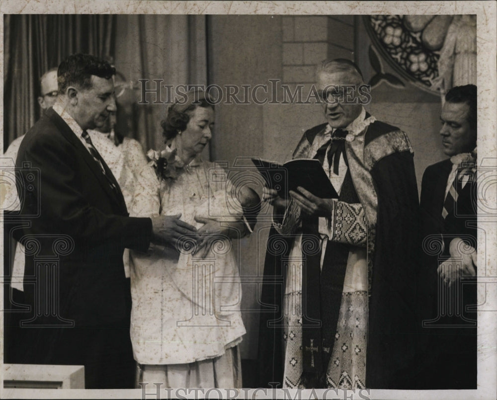 1956 Press Photo Archbishop Cushing With Baby Richard Cushing Morrissey - Historic Images