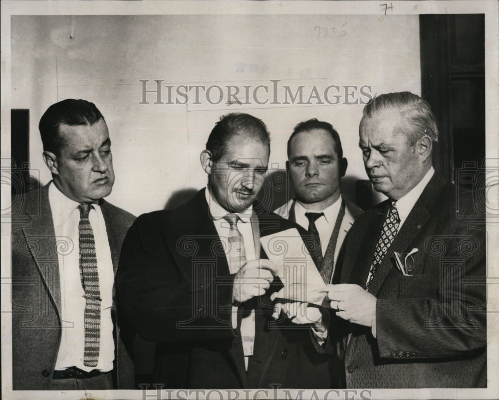 1958 Press Photo Det. Wm Eunson,L Rice,Capt JV Crowley,Det T McGuire - Historic Images