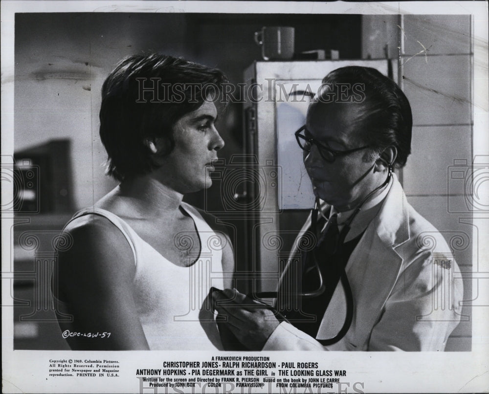 1970 Press Photo Actor Christopher Jones In 'The Looking Glass War" - Historic Images