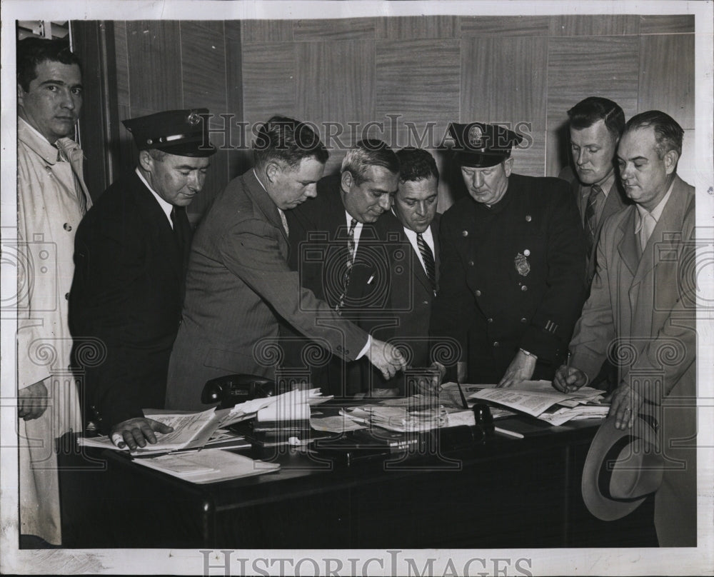 1956 Press Photo Mayor Edward Sullivan,Alfred Velluci & Francis Lyons At Meeting - Historic Images